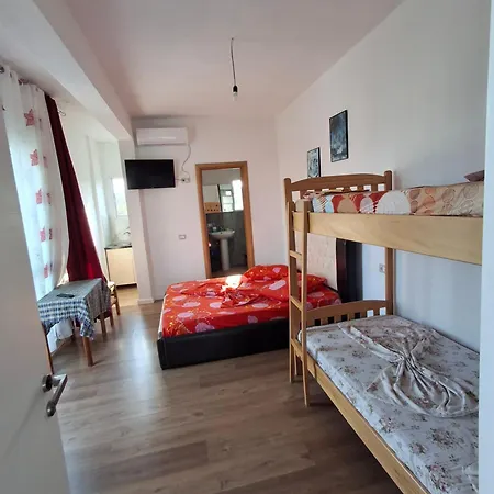 בית הארחה Holiday Rooms Vlorë