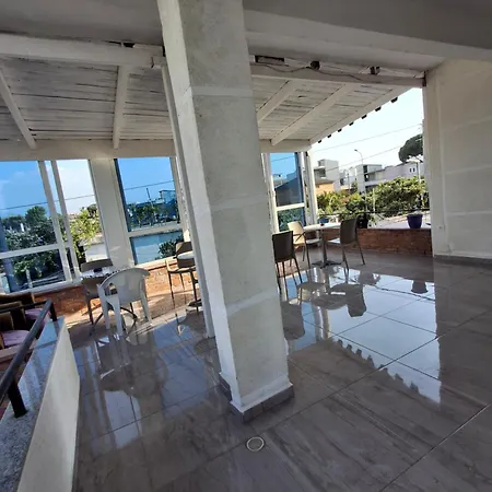 Holiday Rooms 招待所 Vlorë