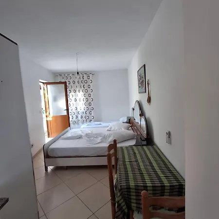 Holiday Rooms Гостевой дом *