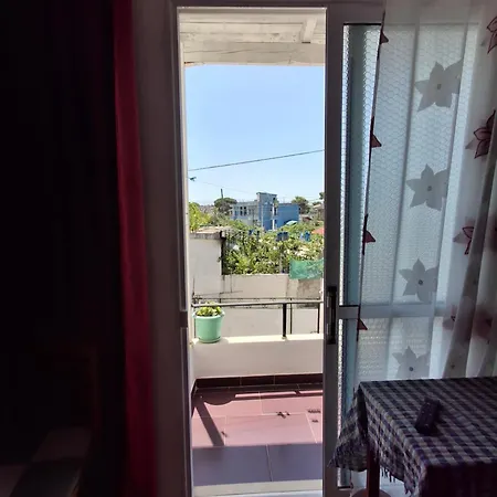 Holiday Rooms Гостевой дом