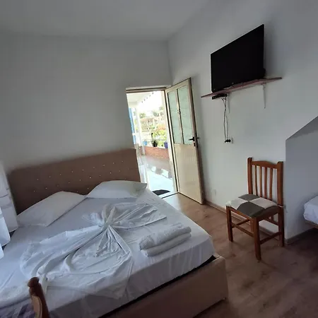 Holiday Rooms Влёра